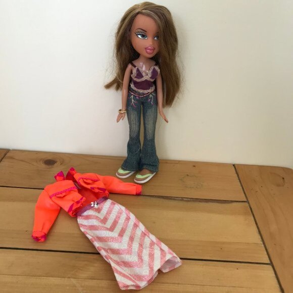 Bratz Fianna Doll Funk Out Clothing Outfit Redressed Sandal Feet - Picture 3 of 6
